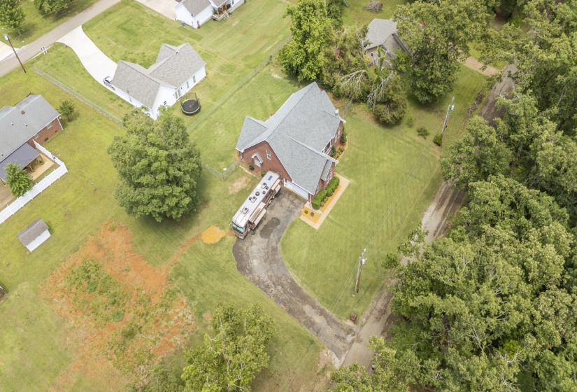135 BETSY DR, Savannah, Tennessee 38372, 3 Bedrooms Bedrooms, 8 Rooms Rooms,2 BathroomsBathrooms,Residential,For Sale,BETSY,10222757