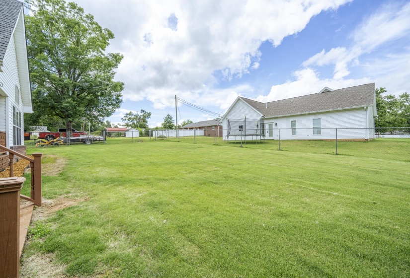 135 BETSY DR, Savannah, Tennessee 38372, 3 Bedrooms Bedrooms, 8 Rooms Rooms,2 BathroomsBathrooms,Residential,For Sale,BETSY,10222757
