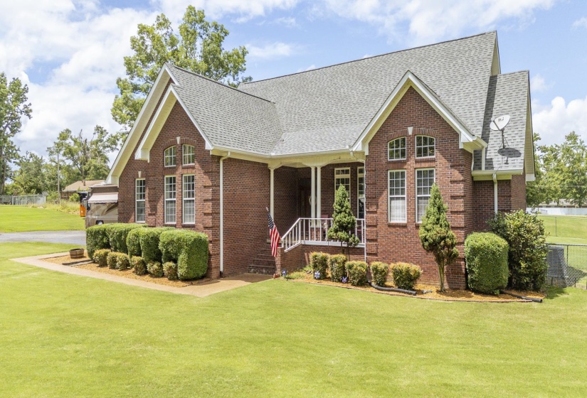 135 BETSY DR, Savannah, Tennessee 38372, 3 Bedrooms Bedrooms, 8 Rooms Rooms,2 BathroomsBathrooms,Residential,For Sale,BETSY,10222757