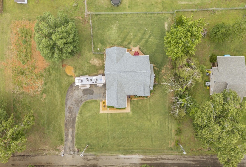 135 BETSY DR, Savannah, Tennessee 38372, 3 Bedrooms Bedrooms, 8 Rooms Rooms,2 BathroomsBathrooms,Residential,For Sale,BETSY,10222757