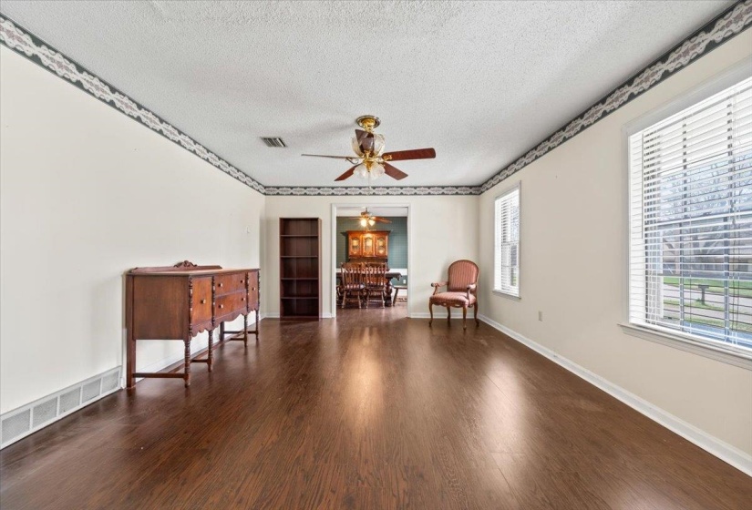 676 HERMITAGE TRAIL DR, Collierville, Tennessee 38017, 4 Bedrooms Bedrooms, 9 Rooms Rooms,2 BathroomsBathrooms,Rental Properties,For Sale,HERMITAGE TRAIL,10222776