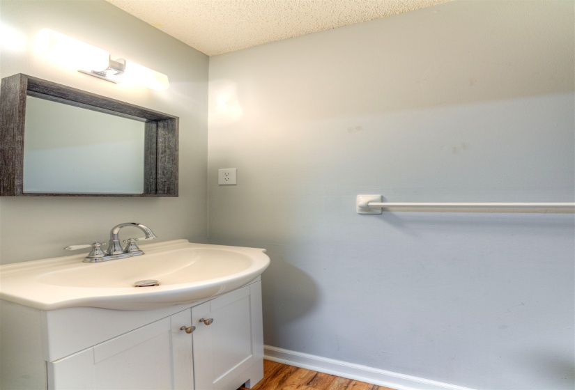 2110 WOODSIDE DR, Germantown, Tennessee 38138, 4 Bedrooms Bedrooms, 8 Rooms Rooms,2.1 BathroomsBathrooms,Residential,For Sale,WOODSIDE,10222767