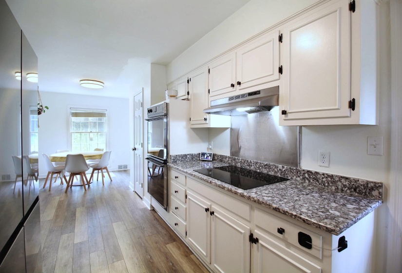 2121 ABERGELDIE DR, Memphis, Tennessee 38119, 4 Bedrooms Bedrooms, 8 Rooms Rooms,3.1 BathroomsBathrooms,Residential,For Sale,ABERGELDIE,10222768