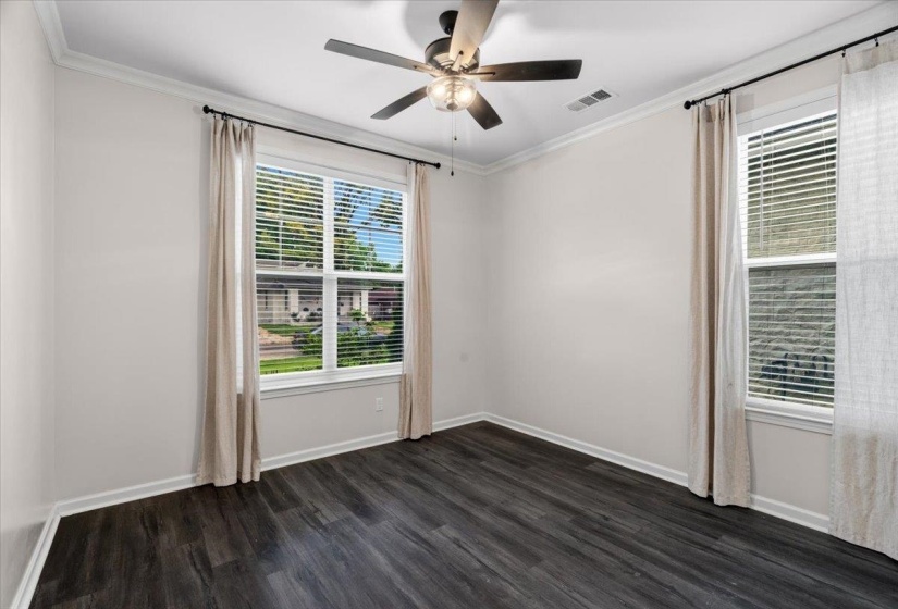 991 FORREST AVE, Memphis, Tennessee 38105, 4 Bedrooms Bedrooms, 7 Rooms Rooms,3 BathroomsBathrooms,Residential,For Sale,FORREST,10222769