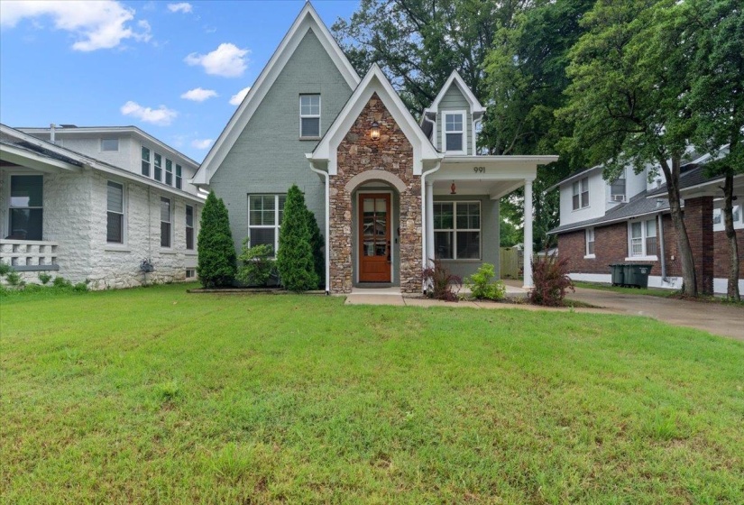 991 FORREST AVE, Memphis, Tennessee 38105, 4 Bedrooms Bedrooms, 7 Rooms Rooms,3 BathroomsBathrooms,Residential,For Sale,FORREST,10222769