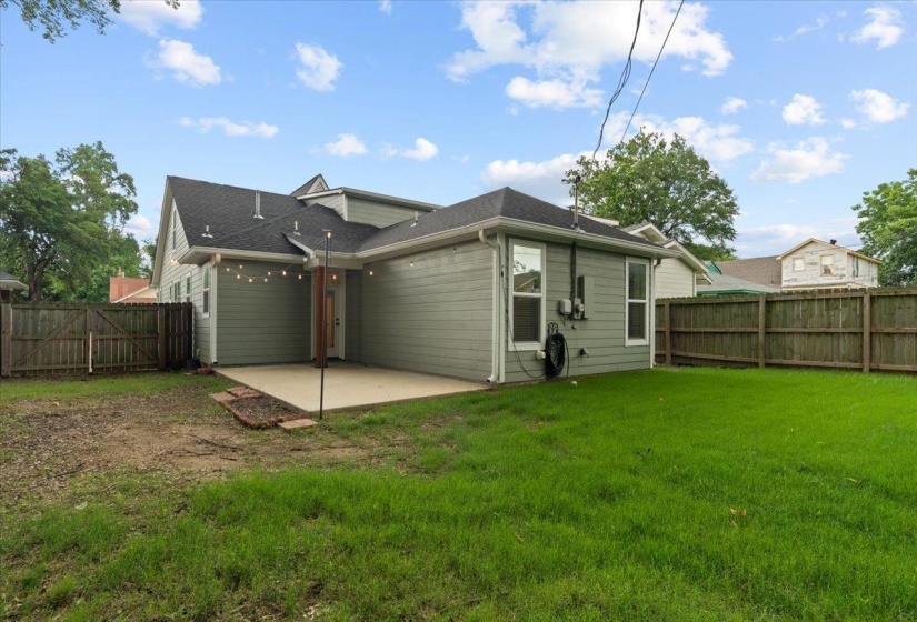 991 FORREST AVE, Memphis, Tennessee 38105, 4 Bedrooms Bedrooms, 7 Rooms Rooms,3 BathroomsBathrooms,Residential,For Sale,FORREST,10222769