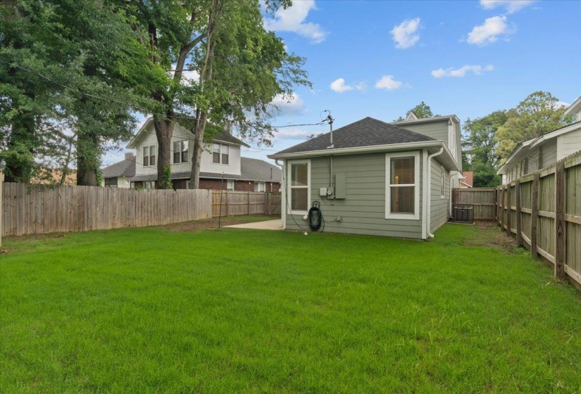 991 FORREST AVE, Memphis, Tennessee 38105, 4 Bedrooms Bedrooms, 7 Rooms Rooms,3 BathroomsBathrooms,Residential,For Sale,FORREST,10222769