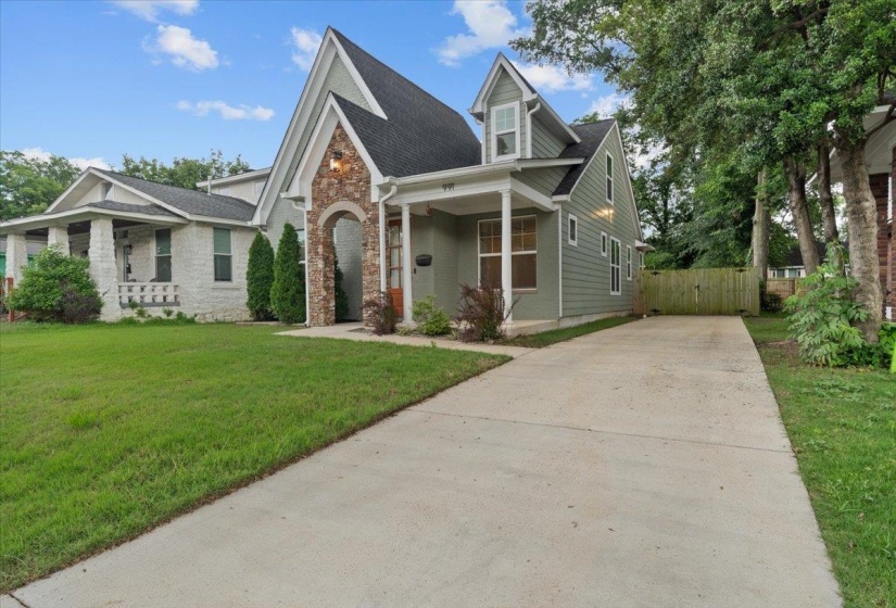 991 FORREST AVE, Memphis, Tennessee 38105, 4 Bedrooms Bedrooms, 7 Rooms Rooms,3 BathroomsBathrooms,Residential,For Sale,FORREST,10222769
