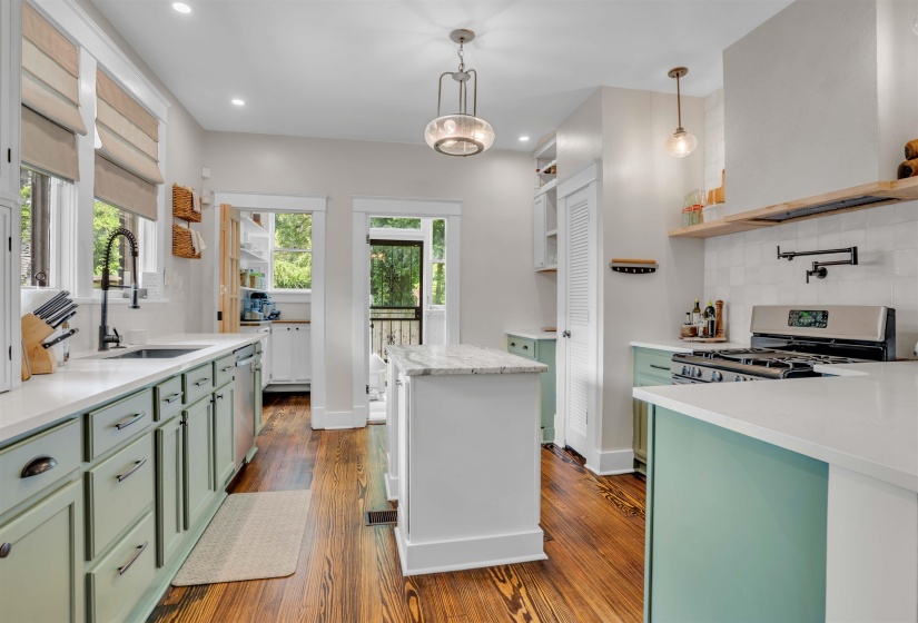 916 MEDA ST, Memphis, Tennessee 38104, 2 Bedrooms Bedrooms, 5 Rooms Rooms,1 BathroomBathrooms,Residential,For Sale,MEDA,10222770