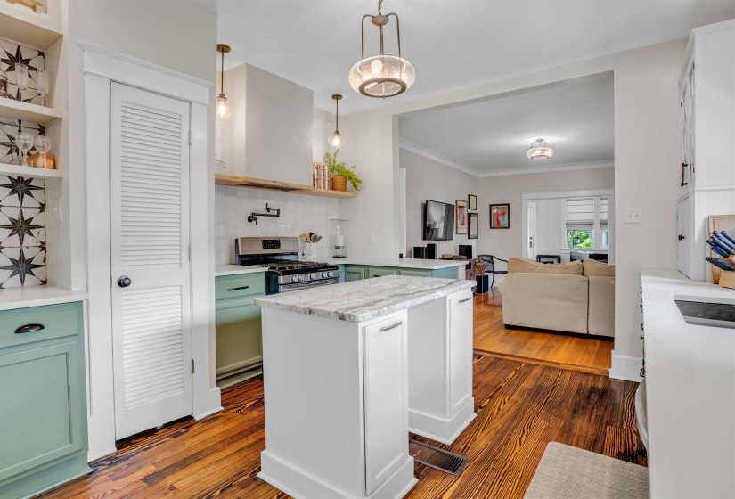 916 MEDA ST, Memphis, Tennessee 38104, 2 Bedrooms Bedrooms, 5 Rooms Rooms,1 BathroomBathrooms,Residential,For Sale,MEDA,10222770
