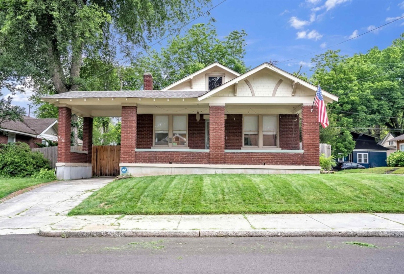 916 MEDA ST, Memphis, Tennessee 38104, 2 Bedrooms Bedrooms, 5 Rooms Rooms,1 BathroomBathrooms,Residential,For Sale,MEDA,10222770