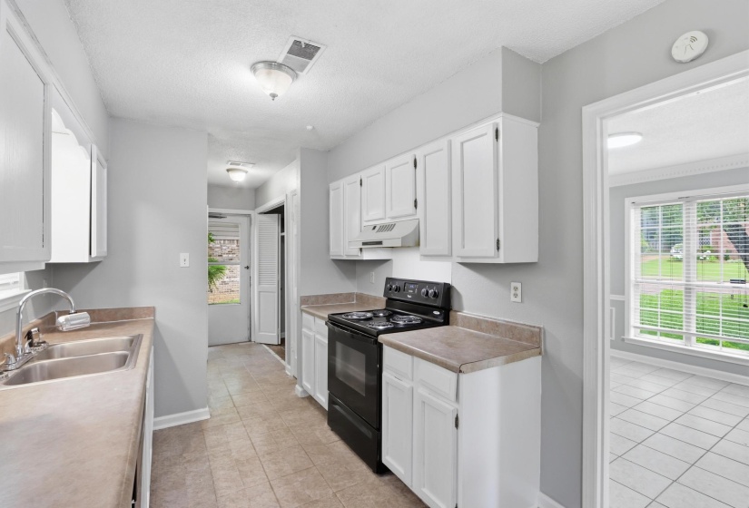 8074 REGIS PL, Memphis, Tennessee 38018, 3 Bedrooms Bedrooms, 6 Rooms Rooms,2.1 BathroomsBathrooms,Residential,For Sale,REGIS,10222780
