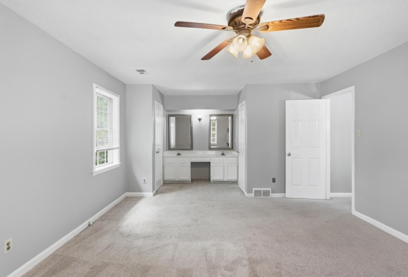 8074 REGIS PL, Memphis, Tennessee 38018, 3 Bedrooms Bedrooms, 6 Rooms Rooms,2.1 BathroomsBathrooms,Residential,For Sale,REGIS,10222780