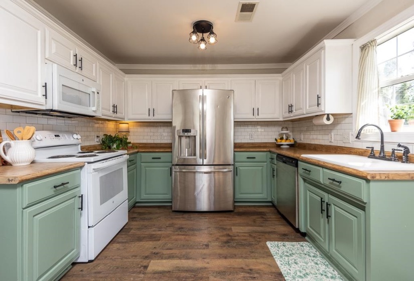 411 MADISON AVE, Grand Junction, Tennessee 38039-4207, 3 Bedrooms Bedrooms, 7 Rooms Rooms,2.1 BathroomsBathrooms,Residential,For Sale,MADISON,10222781