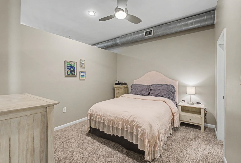 437 MONROE AVE, Memphis, Tennessee 38103, 1 Bedroom Bedrooms, 3 Rooms Rooms,1 BathroomBathrooms,Rental Properties,For Sale,MONROE,10222796