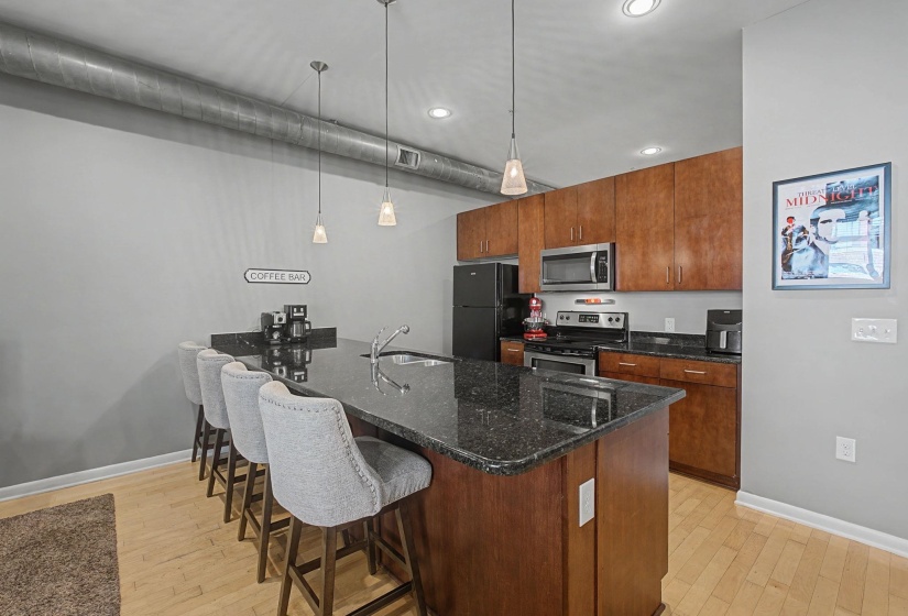 437 MONROE AVE, Memphis, Tennessee 38103, 1 Bedroom Bedrooms, 3 Rooms Rooms,1 BathroomBathrooms,Rental Properties,For Sale,MONROE,10222796