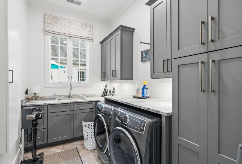 2968 WINDSTONE CV, Germantown, Tennessee 38138, 5 Bedrooms Bedrooms, 10 Rooms Rooms,5.1 BathroomsBathrooms,Residential,For Sale,WINDSTONE,10222792