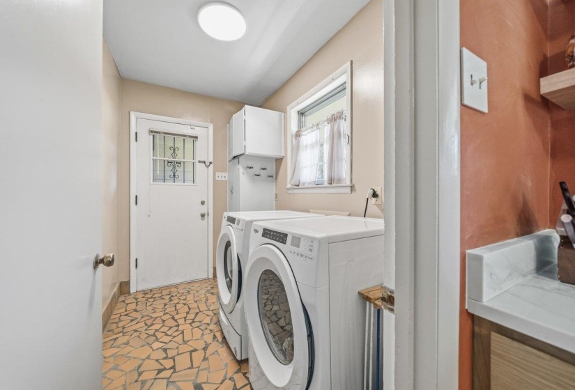 5301 DENWOOD AVE, Memphis, Tennessee 38120, 3 Bedrooms Bedrooms, 7 Rooms Rooms,2 BathroomsBathrooms,Residential,For Sale,DENWOOD,10222797