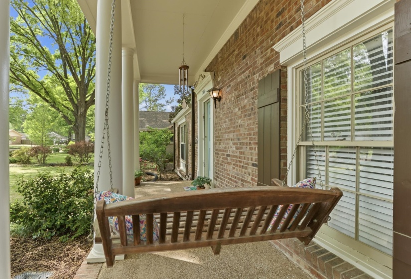 7160 BLUE GRASS LN, Germantown, Tennessee 38138, 4 Bedrooms Bedrooms, 8 Rooms Rooms,2 BathroomsBathrooms,Residential,For Sale,BLUE GRASS,10222805
