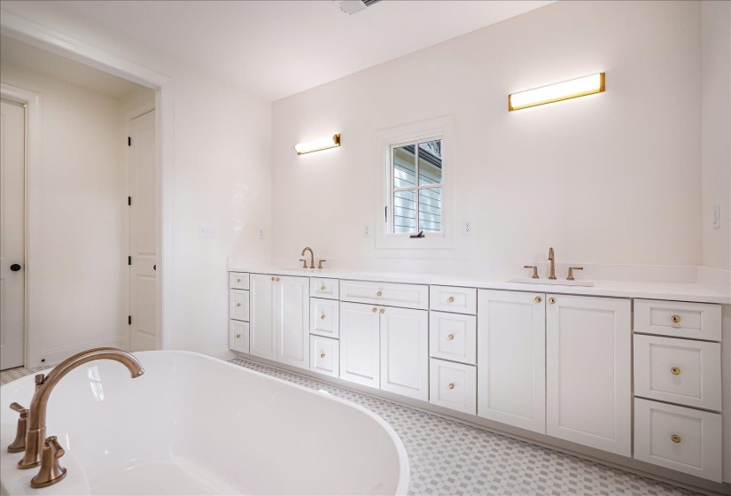 9140 CHEATHAM LN, Germantown, Tennessee 38138, 5 Bedroom Bedrooms, 11 Room Rooms,4 BathroomBathrooms,Residential,For Sale,CHEATHAM,0,10222807
