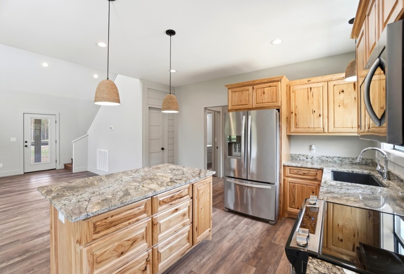 1318 SNOWDOWN RD, Iuka, Mississippi 38852, 3 Bedrooms Bedrooms, 8 Rooms Rooms,2.1 BathroomsBathrooms,Residential,For Sale,SNOWDOWN,10222811
