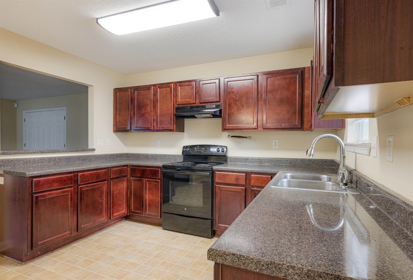 3144 HOPKINS AVE, Memphis, Tennessee 38112, 3 Bedrooms Bedrooms, 6 Rooms Rooms,2 BathroomsBathrooms,Rental Properties,For Sale,HOPKINS,10222838