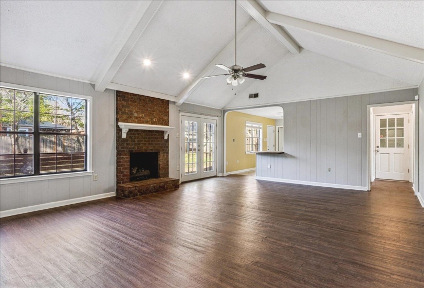 8518 CHIMNEYROCK BLVD, Memphis, Tennessee 38016, 4 Bedroom Bedrooms, 4 Room Rooms,2 BathroomBathrooms,Residential,For Sale,CHIMNEYROCK,0,10211887