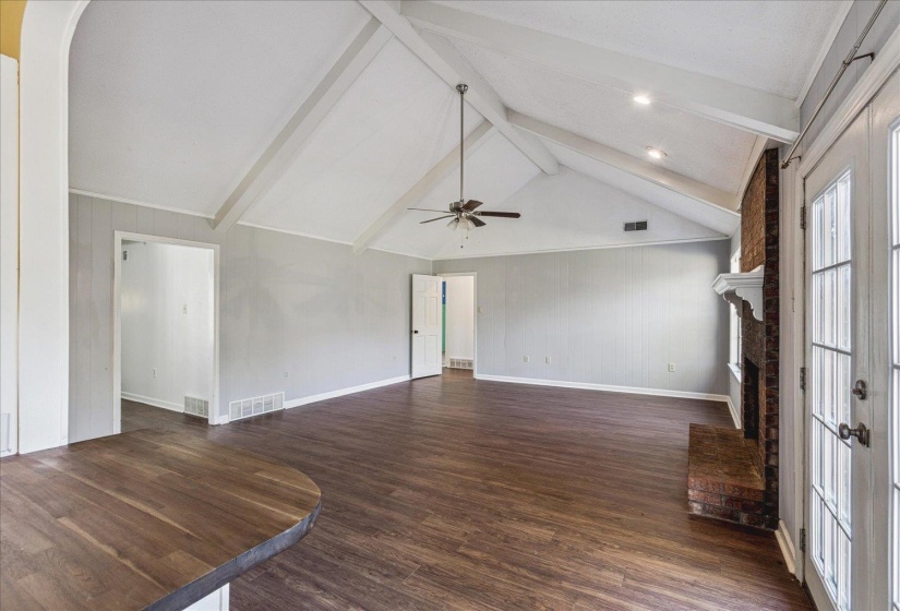 8518 CHIMNEYROCK BLVD, Memphis, Tennessee 38016, 4 Bedroom Bedrooms, 4 Room Rooms,2 BathroomBathrooms,Residential,For Sale,CHIMNEYROCK,0,10211887
