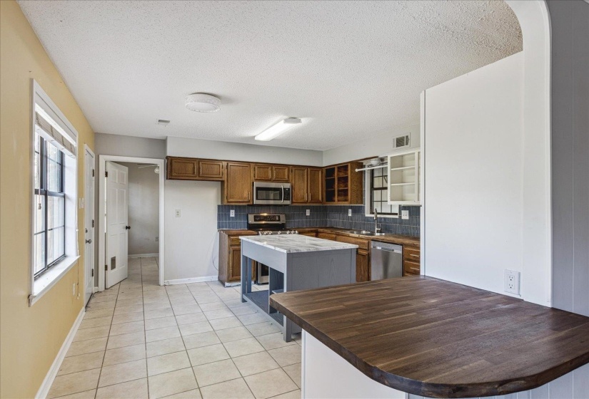 8518 CHIMNEYROCK BLVD, Memphis, Tennessee 38016, 4 Bedroom Bedrooms, 4 Room Rooms,2 BathroomBathrooms,Residential,For Sale,CHIMNEYROCK,0,10211887