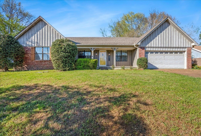 8518 CHIMNEYROCK BLVD, Memphis, Tennessee 38016, 4 Bedroom Bedrooms, 4 Room Rooms,2 BathroomBathrooms,Residential,For Sale,CHIMNEYROCK,0,10211887