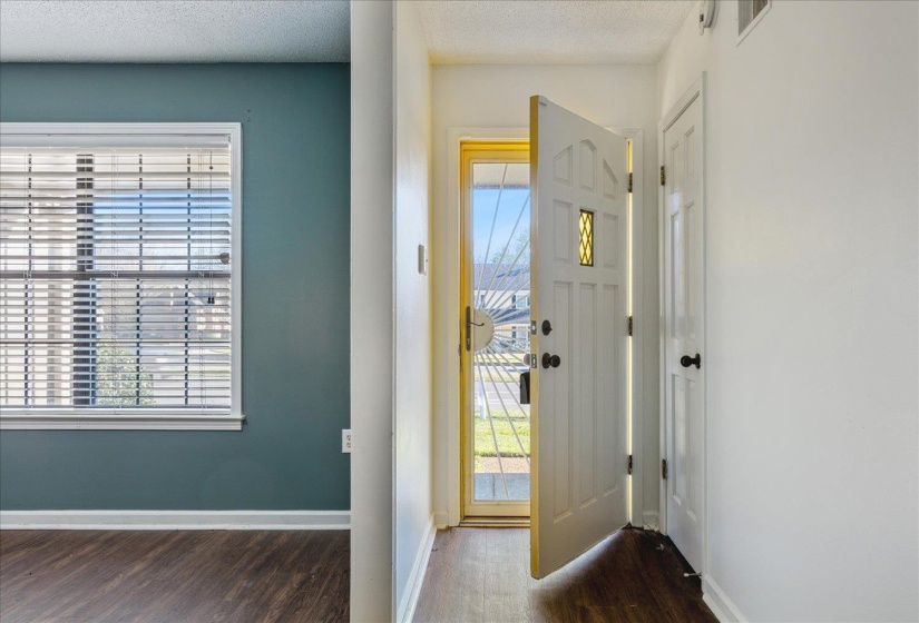 8518 CHIMNEYROCK BLVD, Memphis, Tennessee 38016, 4 Bedroom Bedrooms, 4 Room Rooms,2 BathroomBathrooms,Residential,For Sale,CHIMNEYROCK,0,10211887