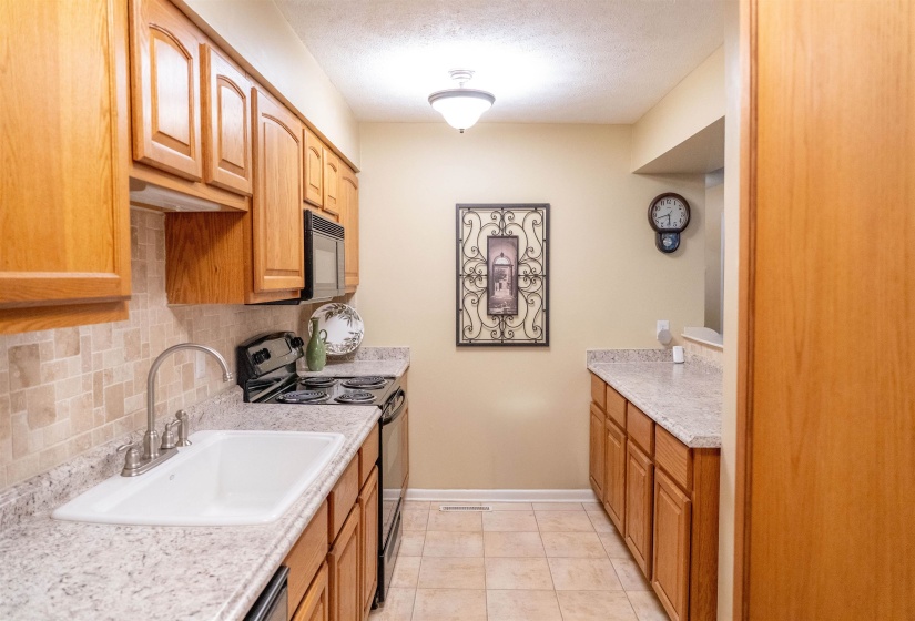 1104 PARKWAY, 1, ST, Jackson, Tennessee 38305, 3 Bedroom Bedrooms, 3 Room Rooms,2.1 BathroomBathrooms,Residential,For Sale,PARKWAY, 1,0,10222820