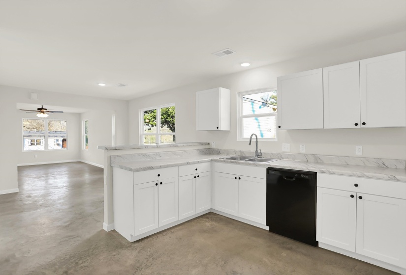 4439 SUNNY VIEW DR, Memphis, Tennessee 38127, 4 Bedrooms Bedrooms, 6 Rooms Rooms,2 BathroomsBathrooms,Residential,For Sale,SUNNY VIEW,10222825