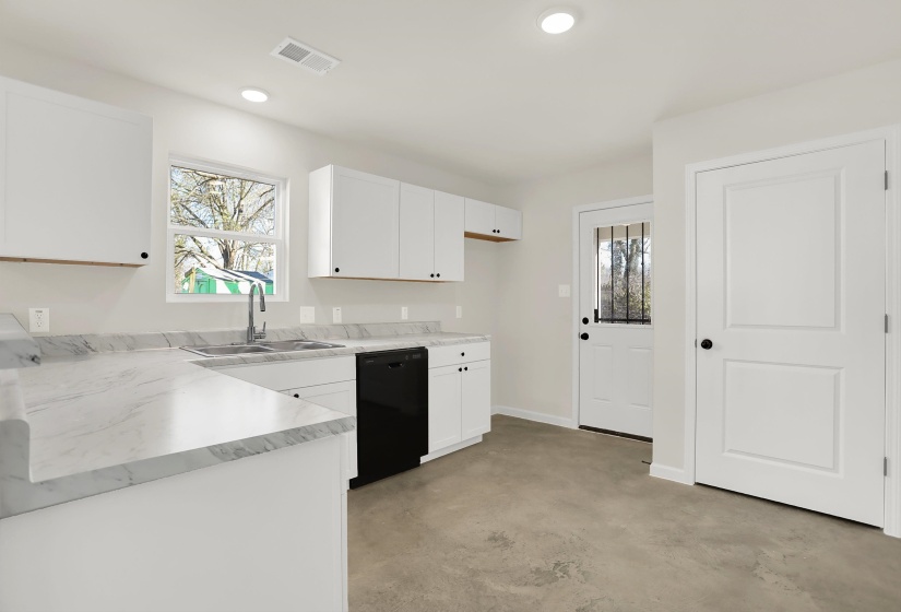 4439 SUNNY VIEW DR, Memphis, Tennessee 38127, 4 Bedrooms Bedrooms, 6 Rooms Rooms,2 BathroomsBathrooms,Residential,For Sale,SUNNY VIEW,10222825