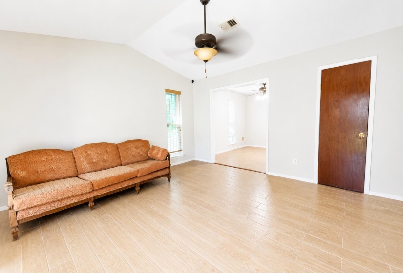 668 SAGAMORE CV, Memphis, Tennessee 38127, 3 Bedroom Bedrooms, 3 Room Rooms,2 BathroomBathrooms,Residential,For Sale,SAGAMORE,0,10222828