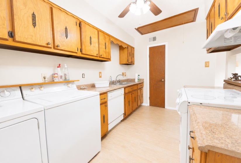 668 SAGAMORE CV, Memphis, Tennessee 38127, 3 Bedroom Bedrooms, 3 Room Rooms,2 BathroomBathrooms,Residential,For Sale,SAGAMORE,0,10222828