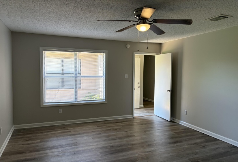 6793 CORAL HILL DR, Bartlett, Tennessee 38135, 4 Bedroom Bedrooms, 7 Room Rooms,2 BathroomBathrooms,Residential,For Sale,CORAL HILL,0,10222832