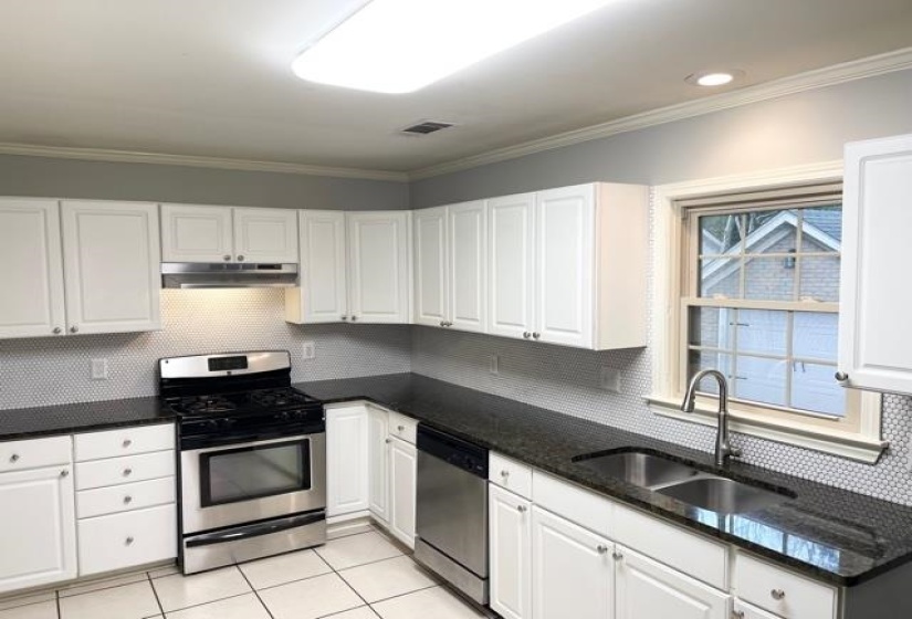 309 FERNWAY CV, Memphis, Tennessee 38117, 3 Bedrooms Bedrooms, 6 Rooms Rooms,2 BathroomsBathrooms,Rental Properties,For Sale,FERNWAY,10222854
