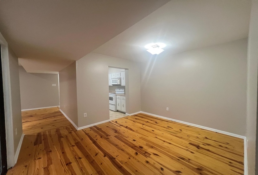1925 AUTOBAHN DR, Germantown, Tennessee 38139, 2 Bedrooms Bedrooms, 6 Rooms Rooms,1.1 BathroomsBathrooms,Rental Properties,For Sale,AUTOBAHN,10222856