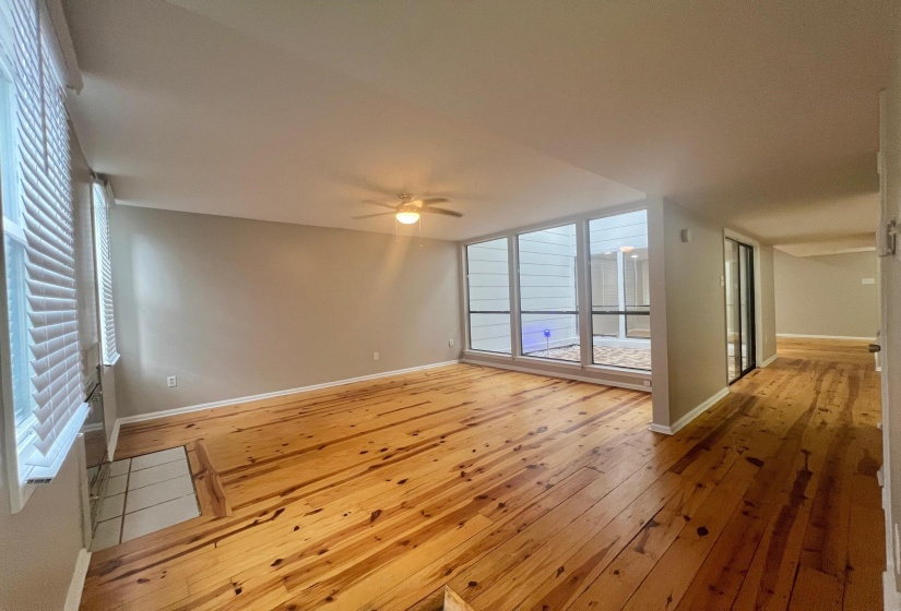 1925 AUTOBAHN DR, Germantown, Tennessee 38139, 2 Bedrooms Bedrooms, 6 Rooms Rooms,1.1 BathroomsBathrooms,Rental Properties,For Sale,AUTOBAHN,10222856