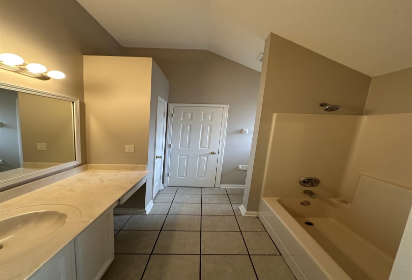 3812 CLARION DR, Memphis, Tennessee 38135, 3 Bedrooms Bedrooms, 5 Rooms Rooms,2 BathroomsBathrooms,Rental Properties,For Sale,CLARION,10222876
