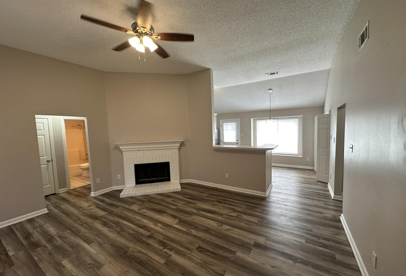 3812 CLARION DR, Memphis, Tennessee 38135, 3 Bedrooms Bedrooms, 5 Rooms Rooms,2 BathroomsBathrooms,Rental Properties,For Sale,CLARION,10222876