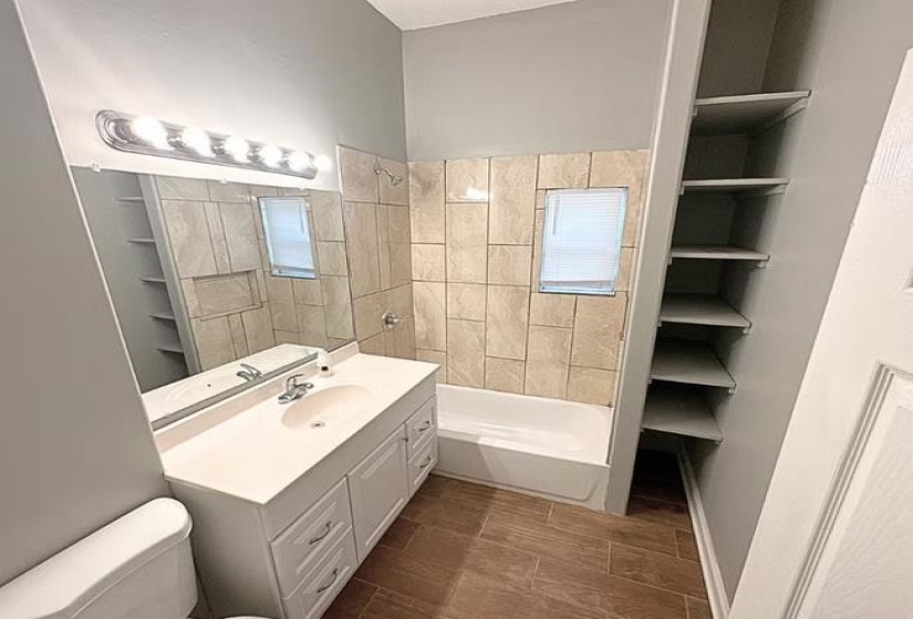 1589 MCLEMORE AVE, Memphis, Tennessee 38106, 3 Bedrooms Bedrooms, 6 Rooms Rooms,1 BathroomBathrooms,Residential,For Sale,MCLEMORE,10195308