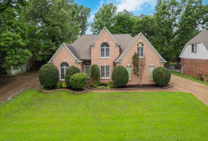 215 LEAF TRAIL CT, Memphis, Tennessee 38018, 4 Bedroom Bedrooms, 8 Room Rooms,3 BathroomBathrooms,Residential,For Sale,LEAF TRAIL,0,10222840