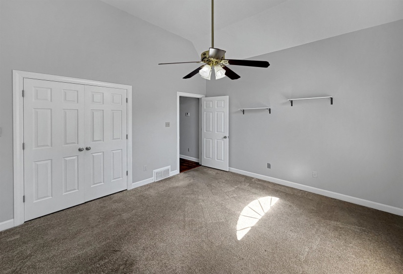 215 LEAF TRAIL CT, Memphis, Tennessee 38018, 4 Bedroom Bedrooms, 8 Room Rooms,3 BathroomBathrooms,Residential,For Sale,LEAF TRAIL,0,10222840