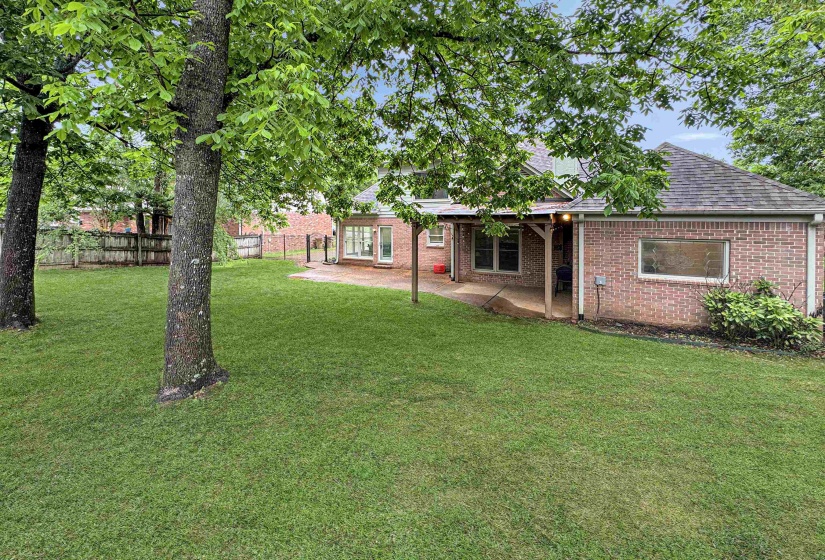 215 LEAF TRAIL CT, Memphis, Tennessee 38018, 4 Bedroom Bedrooms, 8 Room Rooms,3 BathroomBathrooms,Residential,For Sale,LEAF TRAIL,0,10222840