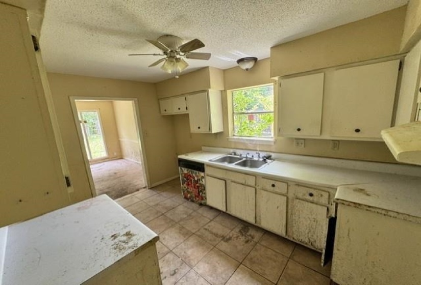 3746 CLARKE RD, Memphis, Tennessee 38115, 3 Bedroom Bedrooms, 6 Room Rooms,2 BathroomBathrooms,Residential,For Sale,CLARKE,0,10222847