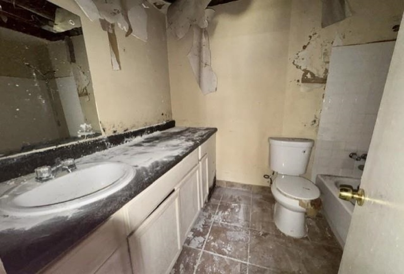 3746 CLARKE RD, Memphis, Tennessee 38115, 3 Bedroom Bedrooms, 6 Room Rooms,2 BathroomBathrooms,Residential,For Sale,CLARKE,0,10222847