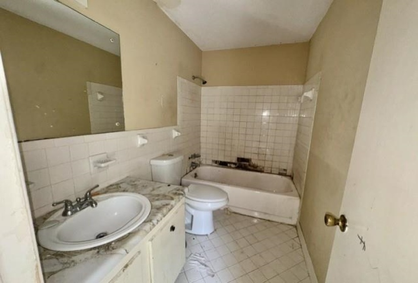 3746 CLARKE RD, Memphis, Tennessee 38115, 3 Bedroom Bedrooms, 6 Room Rooms,2 BathroomBathrooms,Residential,For Sale,CLARKE,0,10222847
