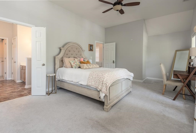 194 ISLAND BLUFF DR, Memphis, Tennessee 38103, 3 Bedrooms Bedrooms, 6 Rooms Rooms,3.1 BathroomsBathrooms,Residential,For Sale,ISLAND BLUFF,10222848